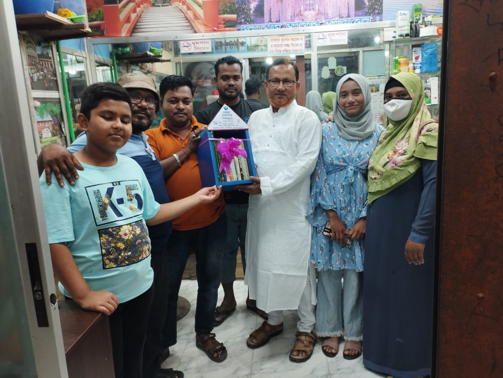 বঙ্গবন্ধুর জন্মদিনে নোয়াখালীতে “সেলুন পাঠাগার বিশ্বজুড়ে” উদ্বোধন