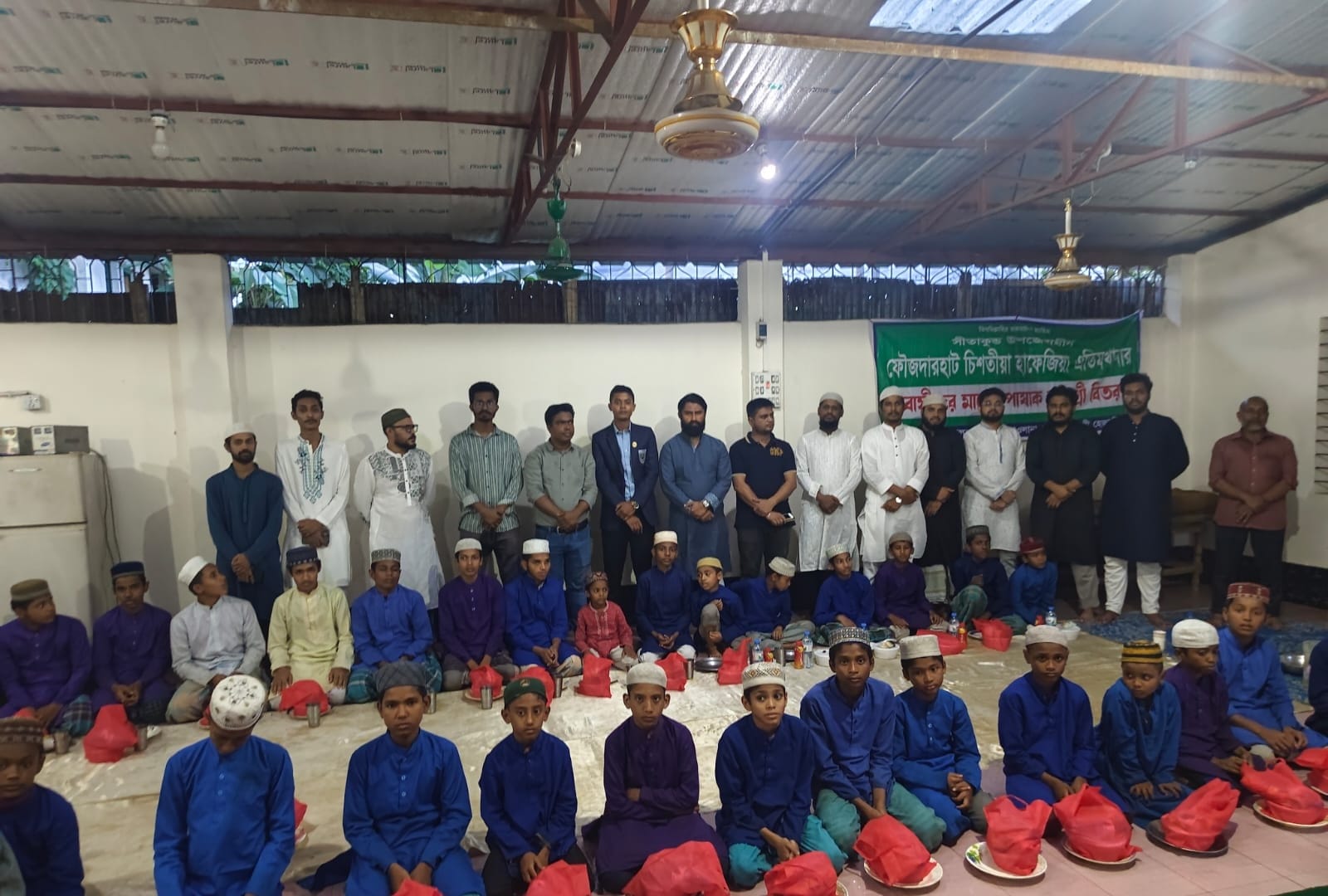 চট্টগ্রামে এতিম শিশুদের সাথে ডাকবাক্স ফাউন্ডেশনের ইফতার