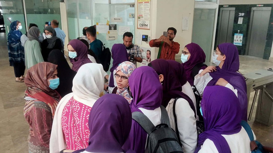 অনিশ্চয়তায় আদদ্বীনের বিদেশি শিক্ষার্থীরা, স্বাস্থ্য অধিদফতরে গিয়ে এলেন ফেরত