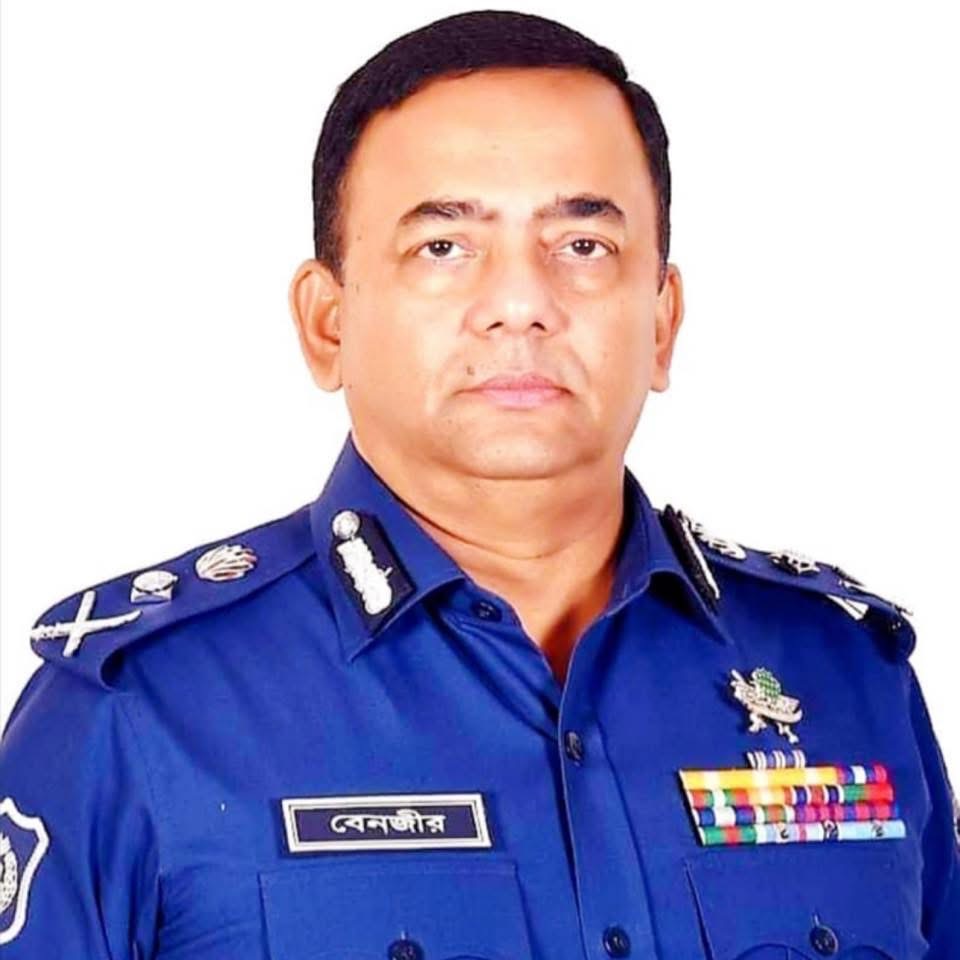 সাবেক আইজিপি বেনজীর আহমেদ দুবাইয়ে গ্রেপ্তার